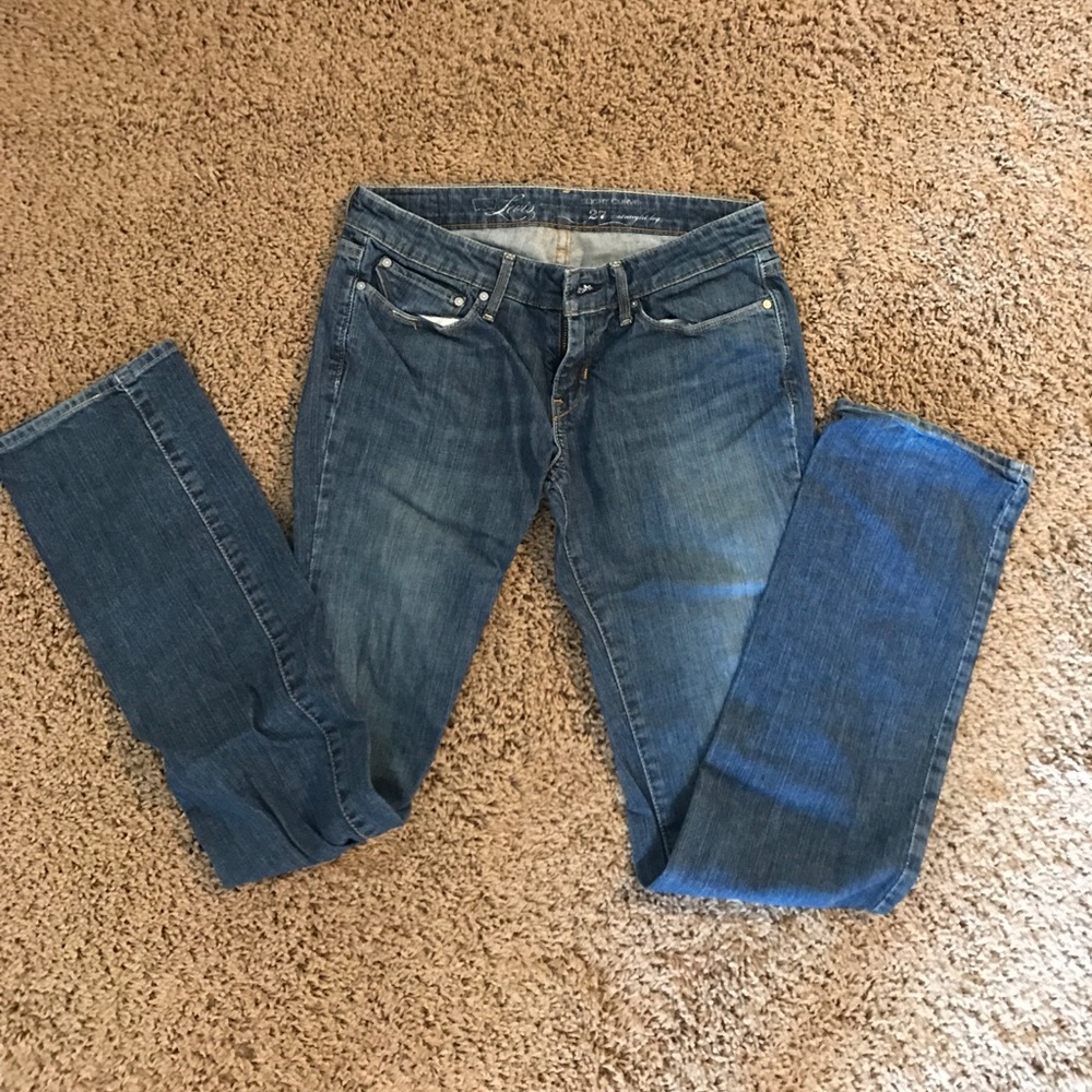 Levi Straight Leg Jeans
