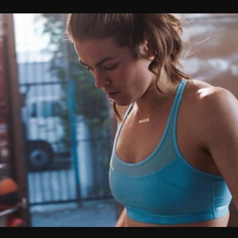 Under Armour Breathe Bra Small Electric Blue
