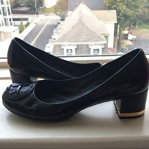 Tory Burch Black Patent Leather Pump 2” heel sz 10
