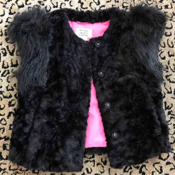 Neiman Marcus Jackets & Blazers - Women’s vest