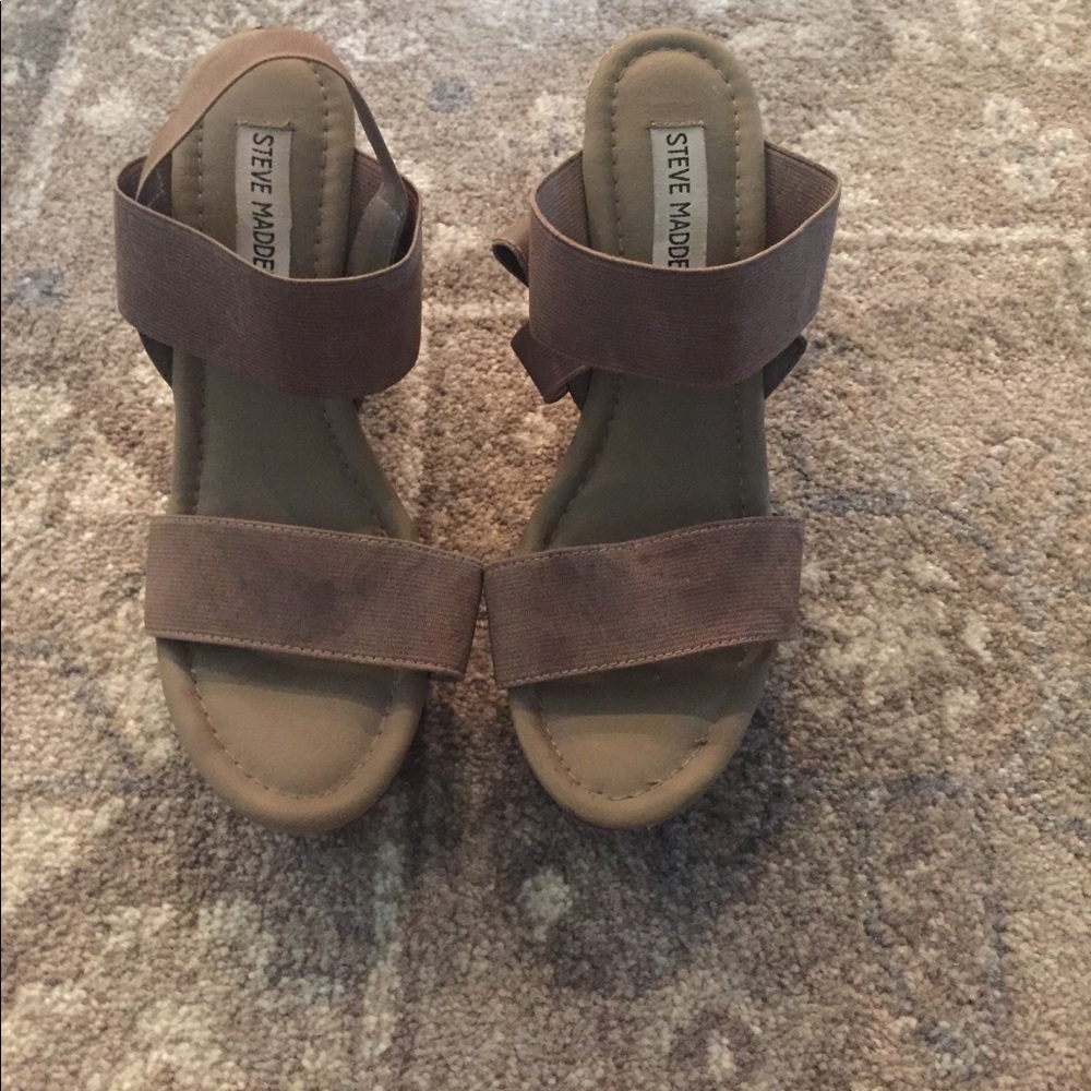 Steve Madden wedged army green