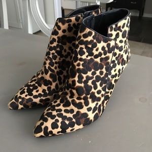 Nine West calf hair leopard booties!