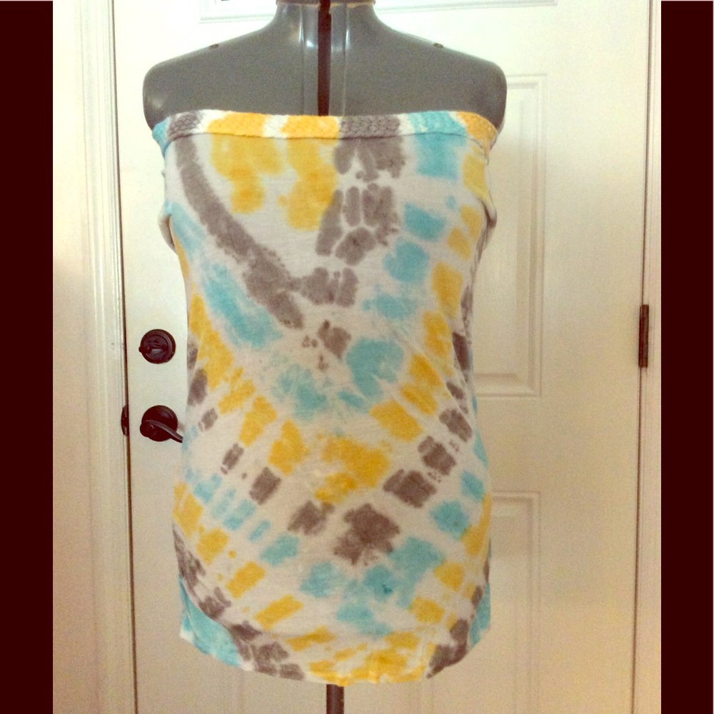 Sleeveless, tie-dye, Tieback shirt.
