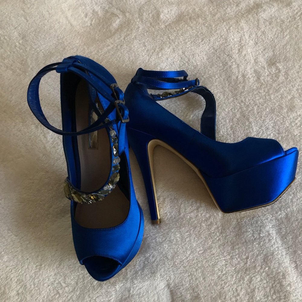 Heels - Picture 2 of 5