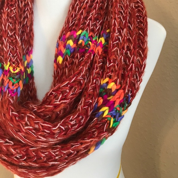 NWT infinity scarf - Picture 3 of 4