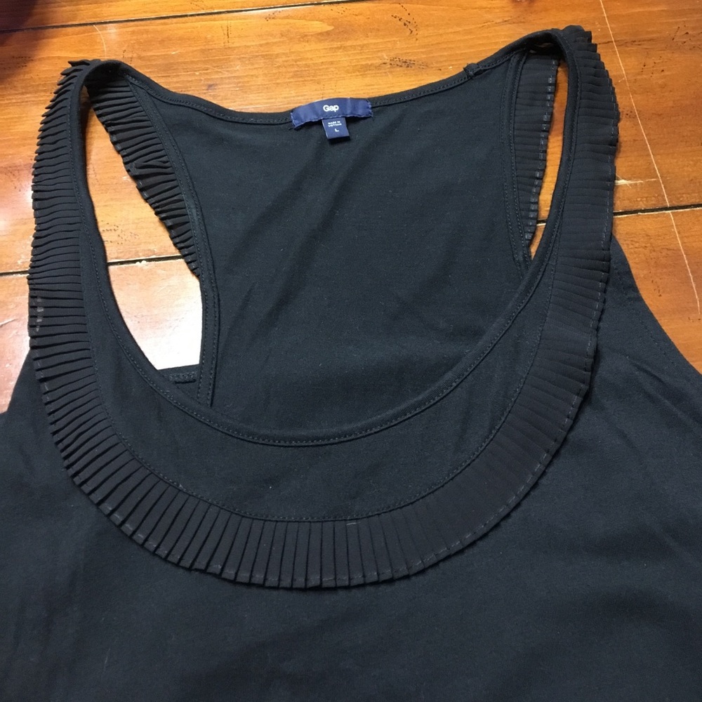 Gap Black Ruffle Tank Top - Picture 3 of 4