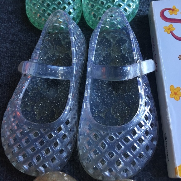 Toddler size 12-18 month old jelly sandals - Picture 3 of 4