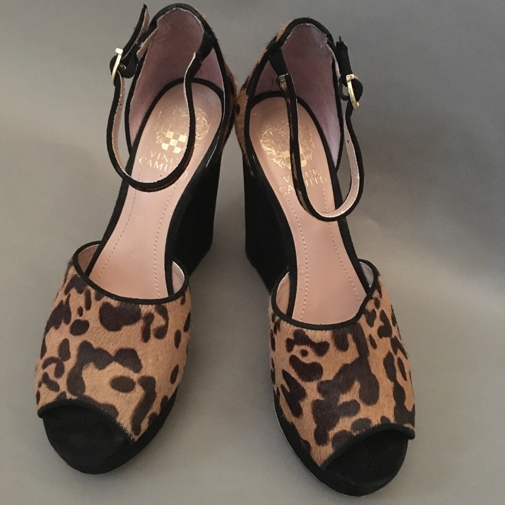 Vince Camuto size 7.5 peep toe leopard wedge syla2