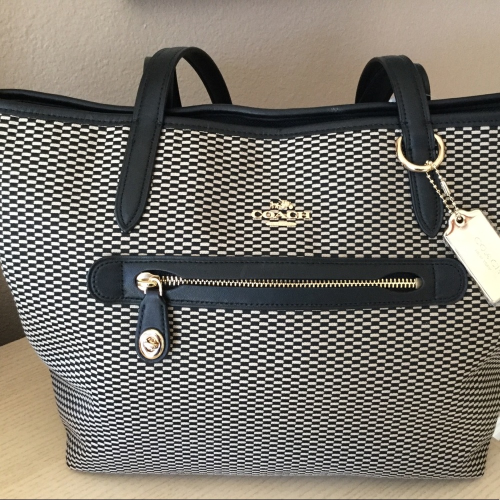 COACH Taylor Tote w/ dust bag: