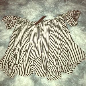 Black & White Stripped Top 👚💕