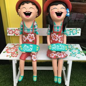 Meet your Posher, Oum