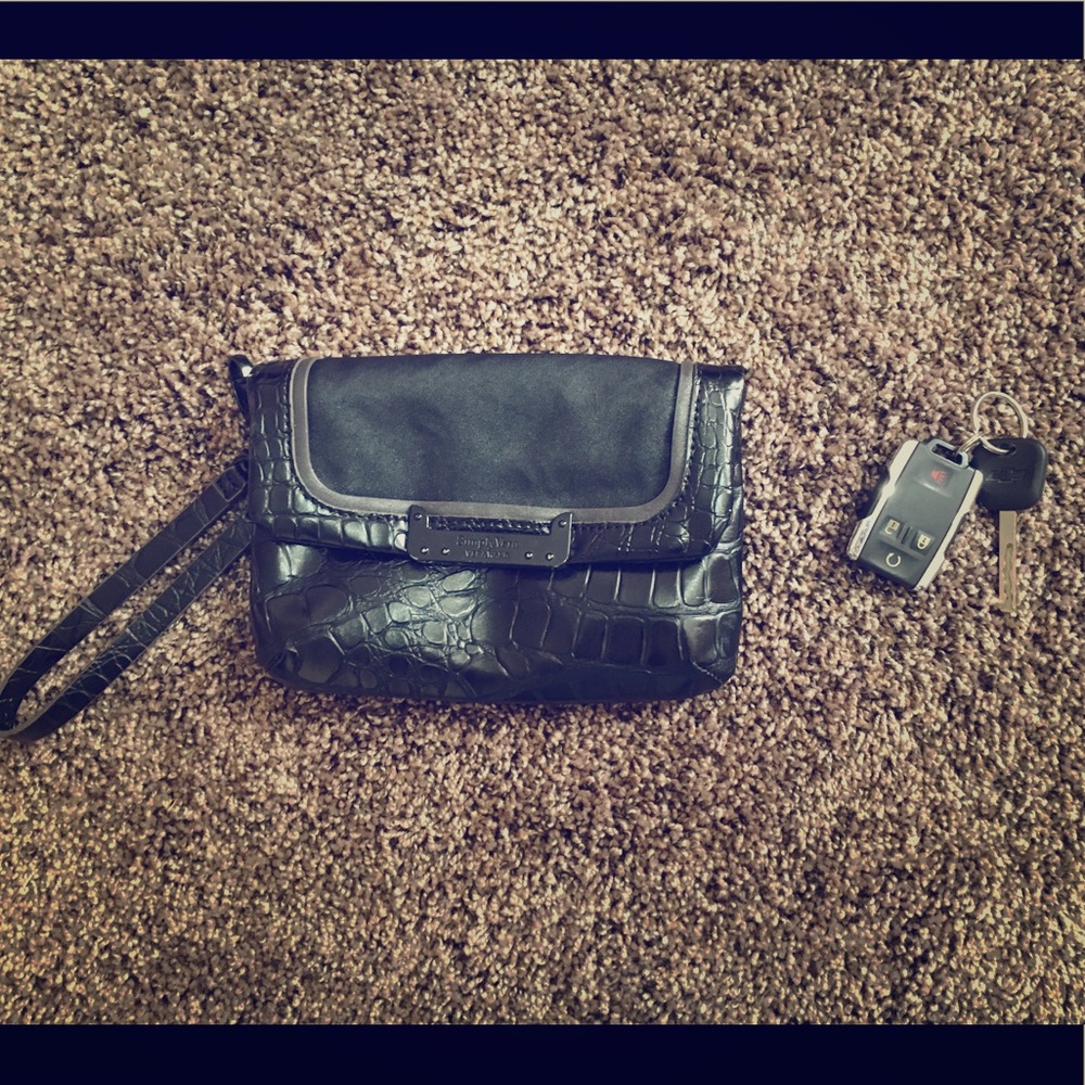 Vera Wang clutch
