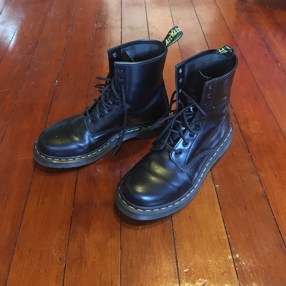 Dr Martens black leather sz 9 grunge combat boot