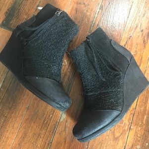 Black Toms wedges