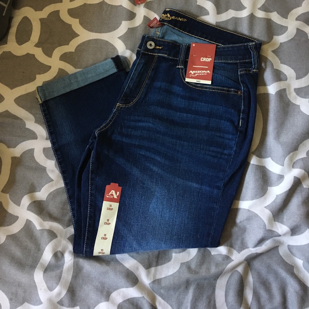Arizona Jean co. Dark denim Capri.