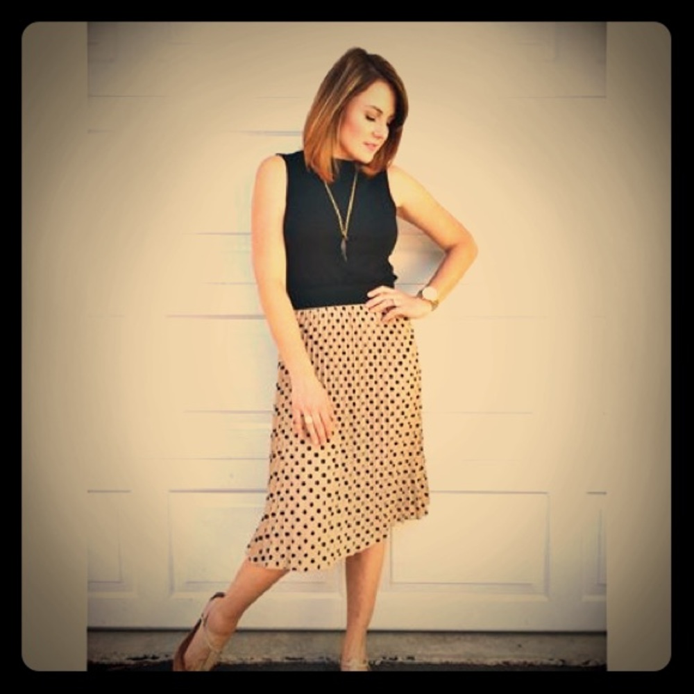 LuLaRoe Pleated / Polka Dot Jill Skirt