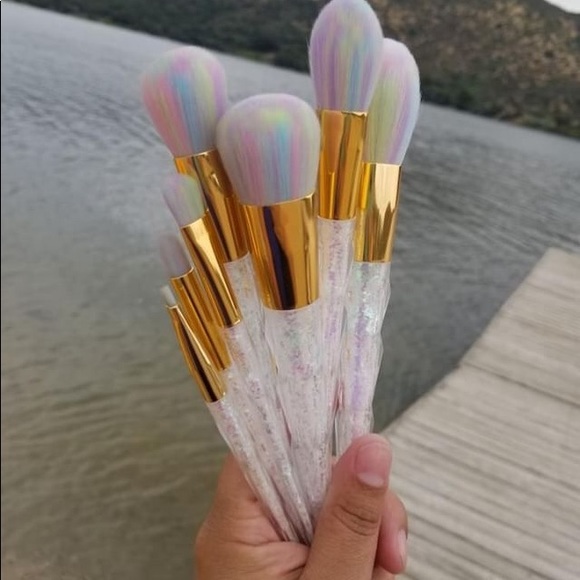 RESTOCKED✨Sale! ✨7 piece unicorn makeup brush set✨ - Picture 2 of 6