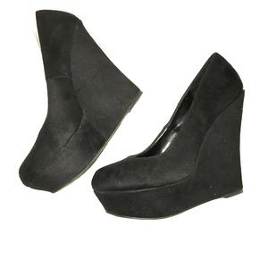 Black wedge heels
