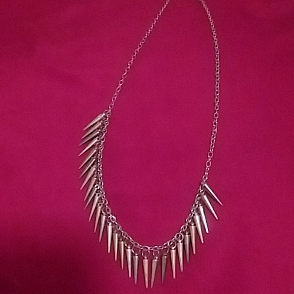Spike necklace