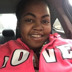 Meet your Posher, Leslie