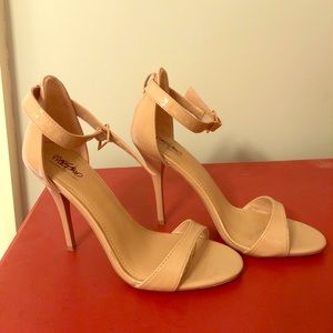 Mossimo pumps tan 4” heel