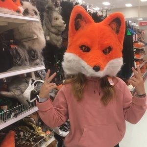 Meet your Posher, Katelyn