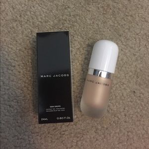 Marc Jacobs Dew You liquid highlighter.