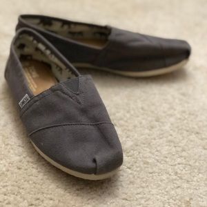 Women’s Gray Classic Toms