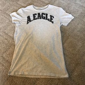 American Eagle tee size small