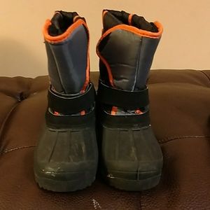 Boys waterproof lined rain/snow boots