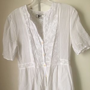 Nightcap Clothing linen and lace blouse
