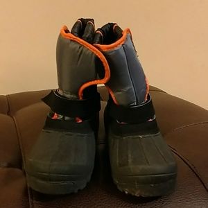 Boys waterproof lined rain/snow boots