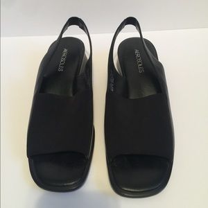 NWOT Aerosoles Black Sandals