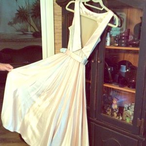 Scott McClintock V-back gown