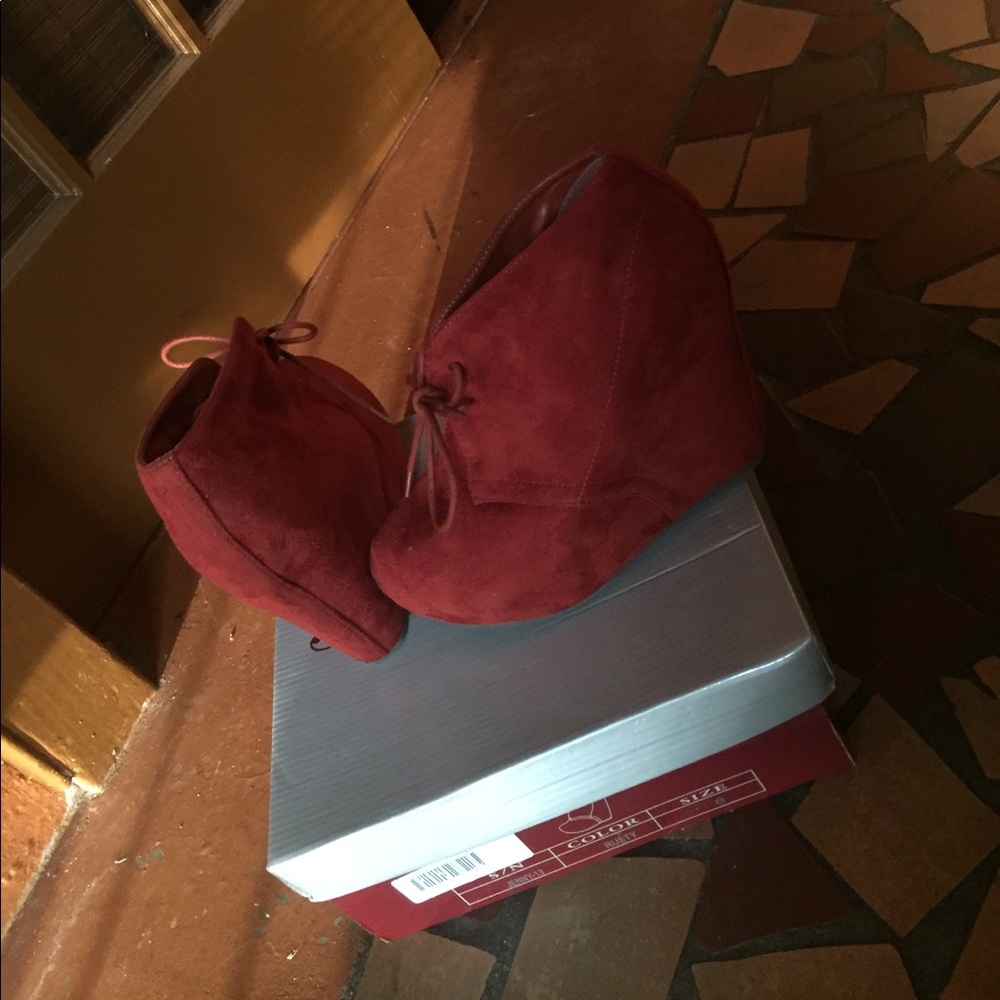 Rustic Pumps - Picture 3 of 5