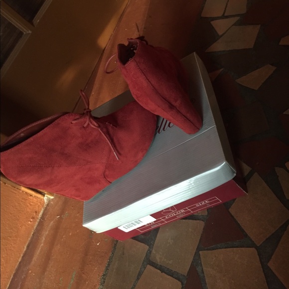 Rustic Pumps - Picture 4 of 5