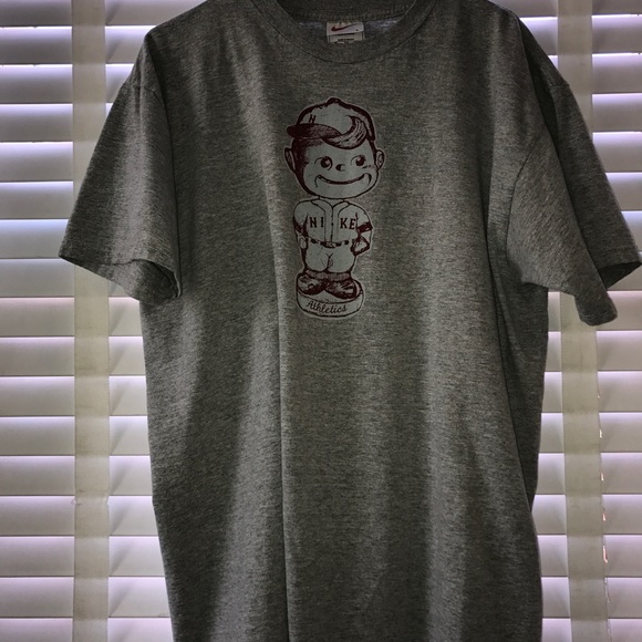 Vintage Nike tee - Picture 2 of 3