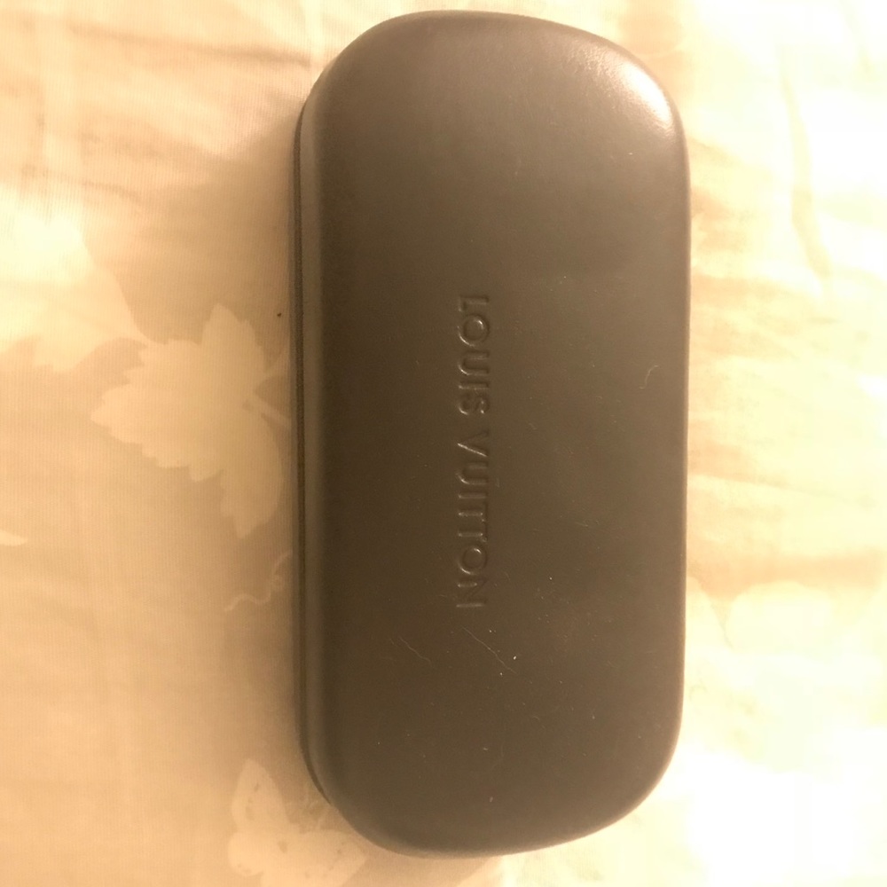 LV Aviator Sunglasses - Picture 2 of 8