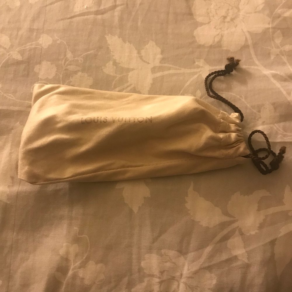 LV Aviator Sunglasses - Picture 4 of 8