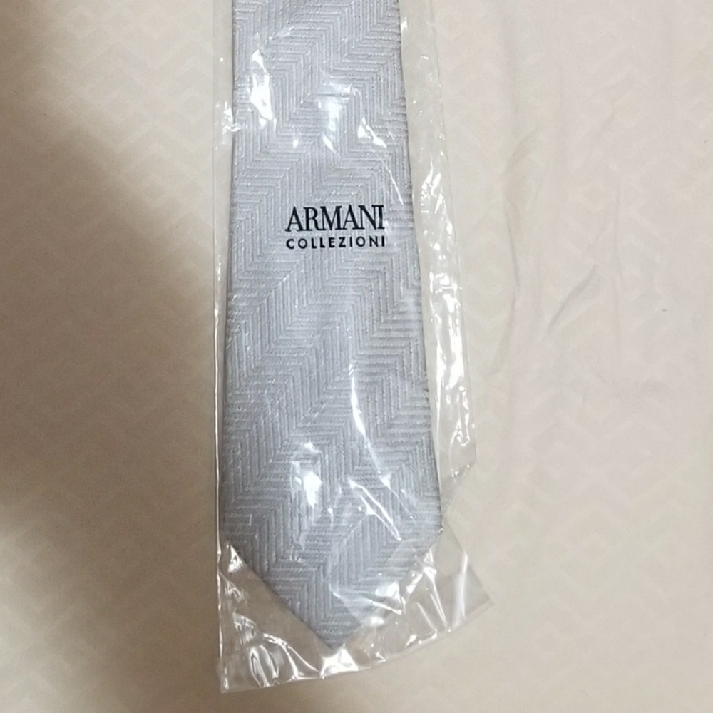 NWT Armani Collezioni tie