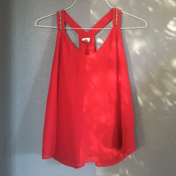 Red shirt - Picture 1 of 2