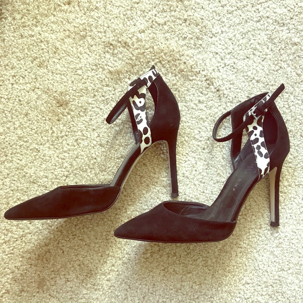 Size 9.5 suede black pump w/ snow leopard accent