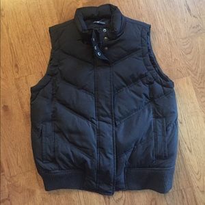 Gap puffer vest