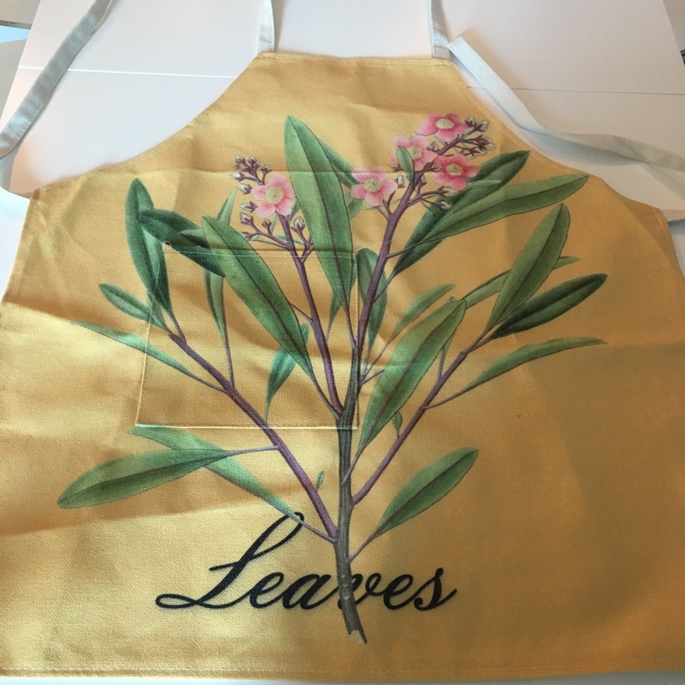 NWT gorgeous floral apron