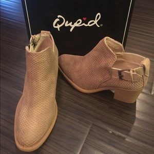 Qupid Nubuck Booties