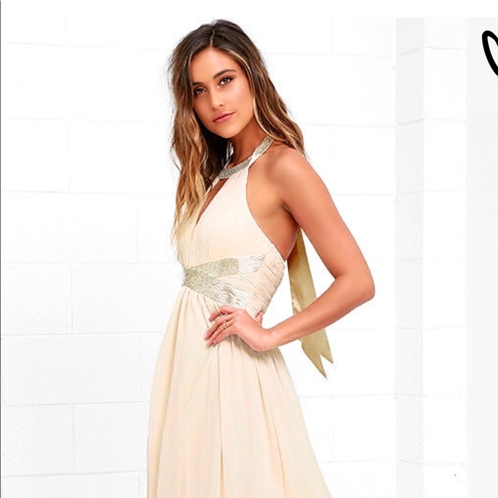 Lulu’s beaded cream halter maxi gown size medium.