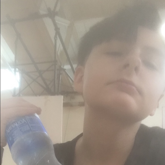 Meet your Posher, Britney - Picture 1 of 1