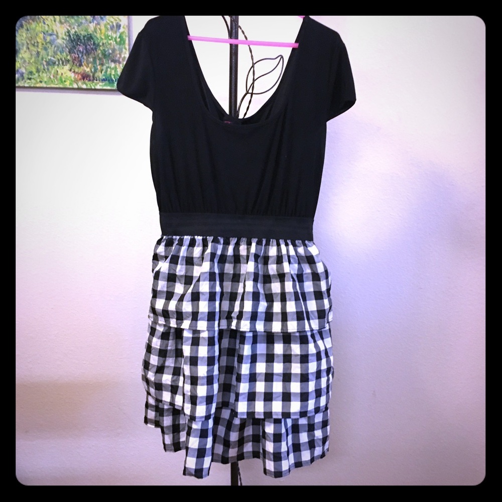 Black/white checkered 3-tier dress