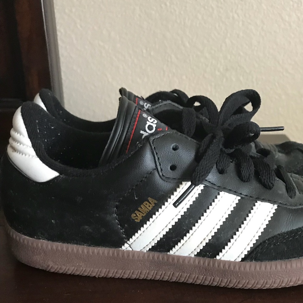 Adidas Samba shoes in good condition!  ⚽️