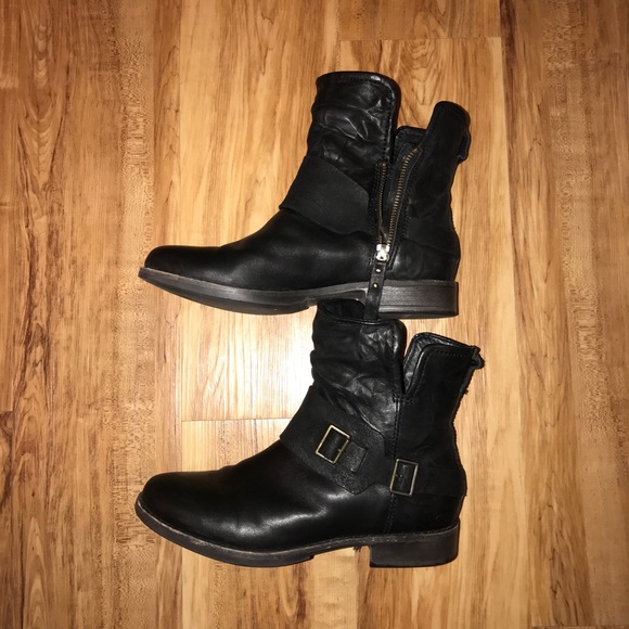 UGG Shoes - Uggs Simmen Strapped with a touch of suede boots
